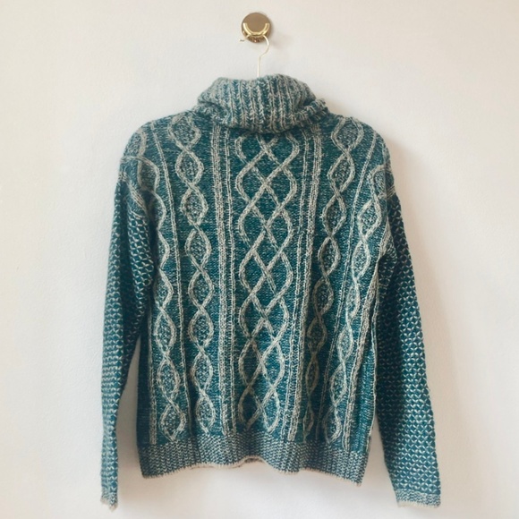 Chunky Evergreen Turtleneck Sweater - Picture 4 of 5